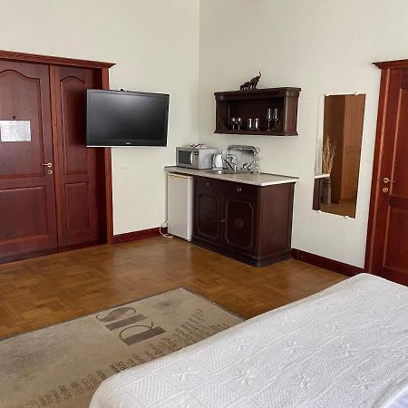 Hotel Kert Free Parking Riga Ngoại thất bức ảnh