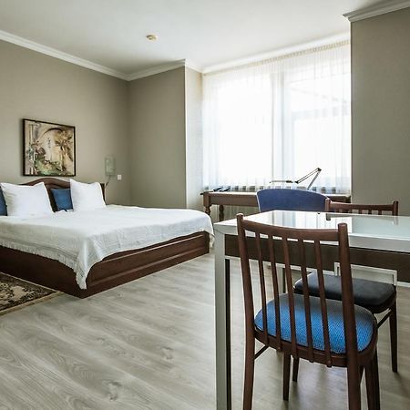Hotel Kert Free Parking Riga Ngoại thất bức ảnh