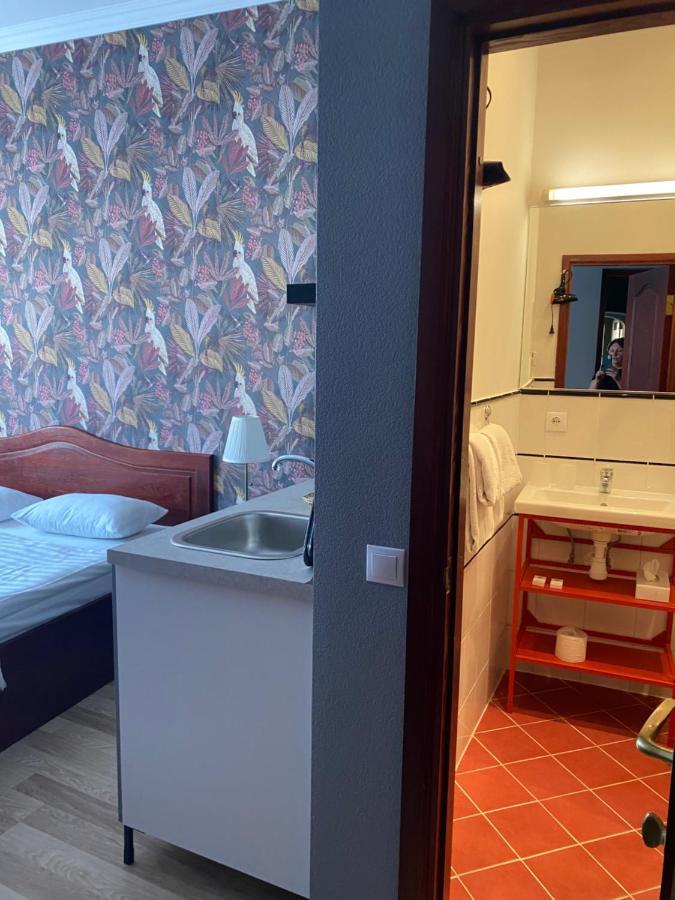 Hotel Kert Free Parking Riga Ngoại thất bức ảnh