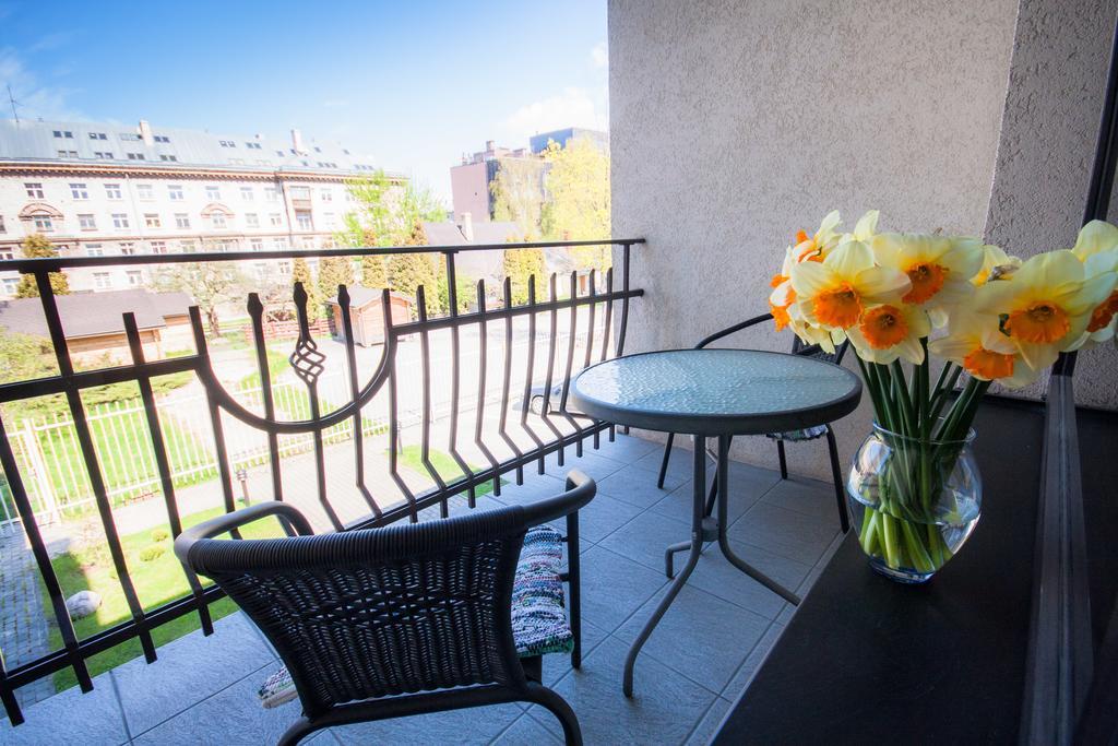 Hotel Kert Free Parking Riga Ngoại thất bức ảnh