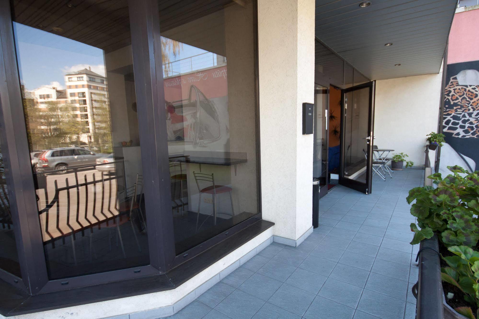 Hotel Kert Free Parking Riga Ngoại thất bức ảnh