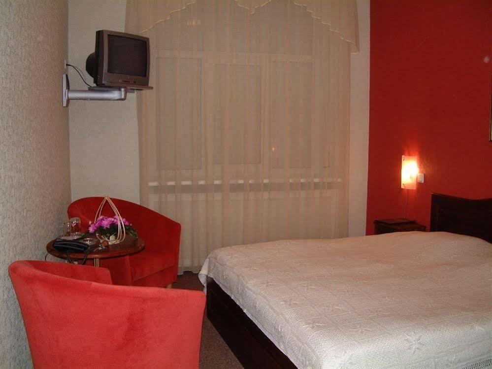 Hotel Kert Free Parking Riga Ngoại thất bức ảnh
